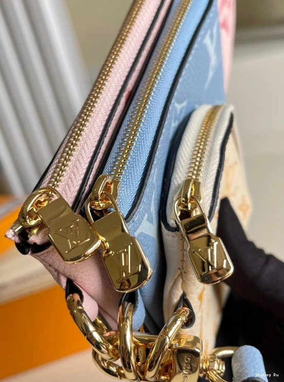 LOUIS POUCH NTRIO VUITTON 0806